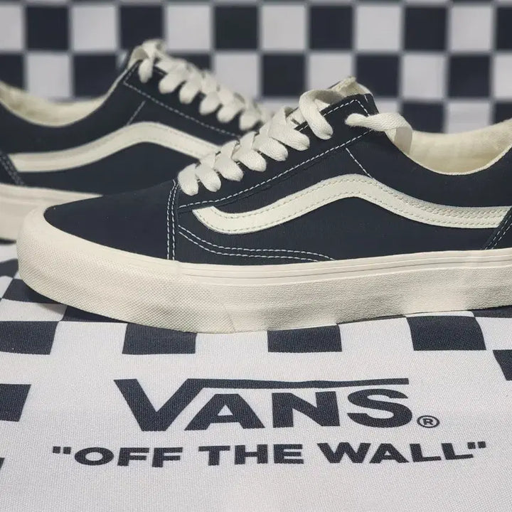 [SOLD OUT] 반스 올드스쿨 스니커즈 (Vans Old Skool) 270mm