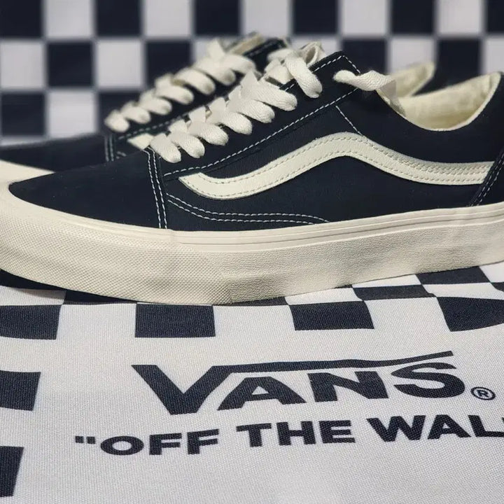 [SOLD OUT] 반스 올드스쿨 스니커즈 (Vans Old Skool) 270mm