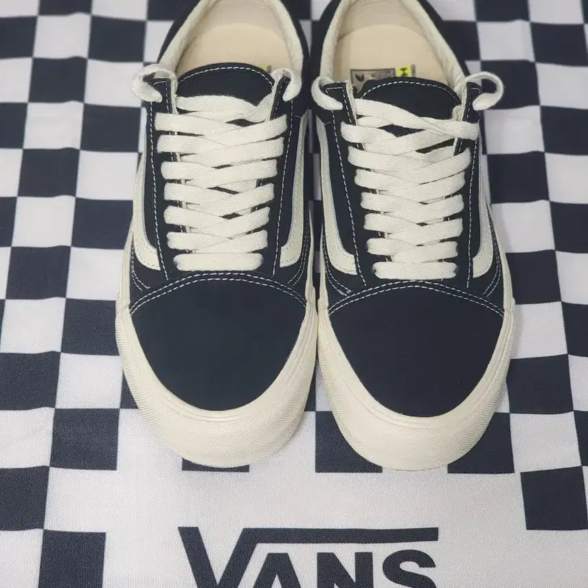 [SOLD OUT] 반스 올드스쿨 스니커즈 (Vans Old Skool) 270mm