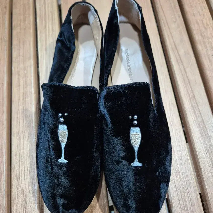 [BUNJANG] Banana Republic Black Velvet Loafers / 바나나 리퍼블릭 블랙 벨벳 로퍼