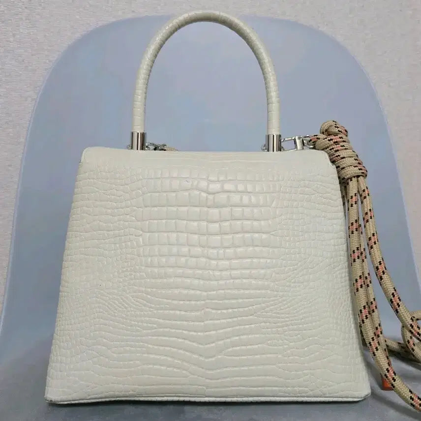 [BUNJANG] KUHO Crocodile Texture 3 Way Handle Tote Bag - Ivory / 구호(KUHO) 크로커다일 텍스처 3 Way 핸들 토트백 아이보리