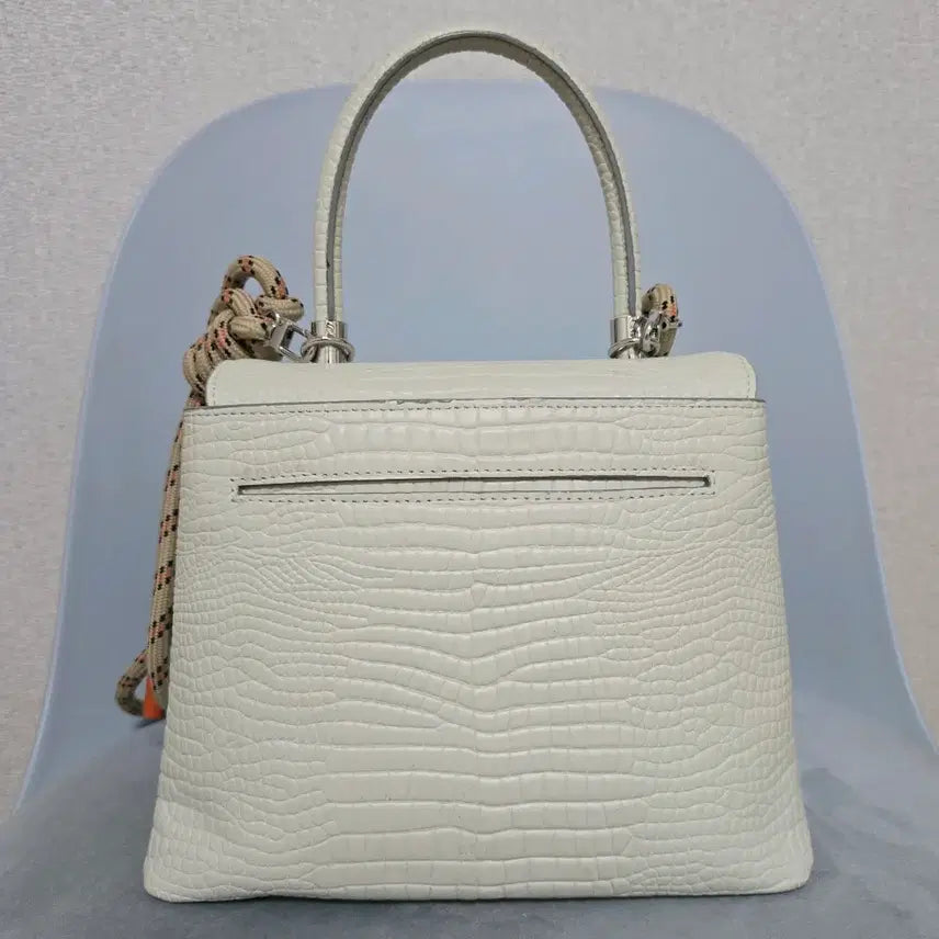 [BUNJANG] KUHO Crocodile Texture 3 Way Handle Tote Bag - Ivory / 구호(KUHO) 크로커다일 텍스처 3 Way 핸들 토트백 아이보리