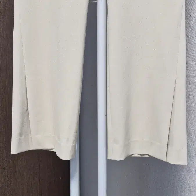 [BUNJANG] Beanpole Lady Ivory Poly-Spandex Bootcut Slacks / 빈폴레이디(여27~28) 아이보리 폴리스판부츠컷슬랙스바지