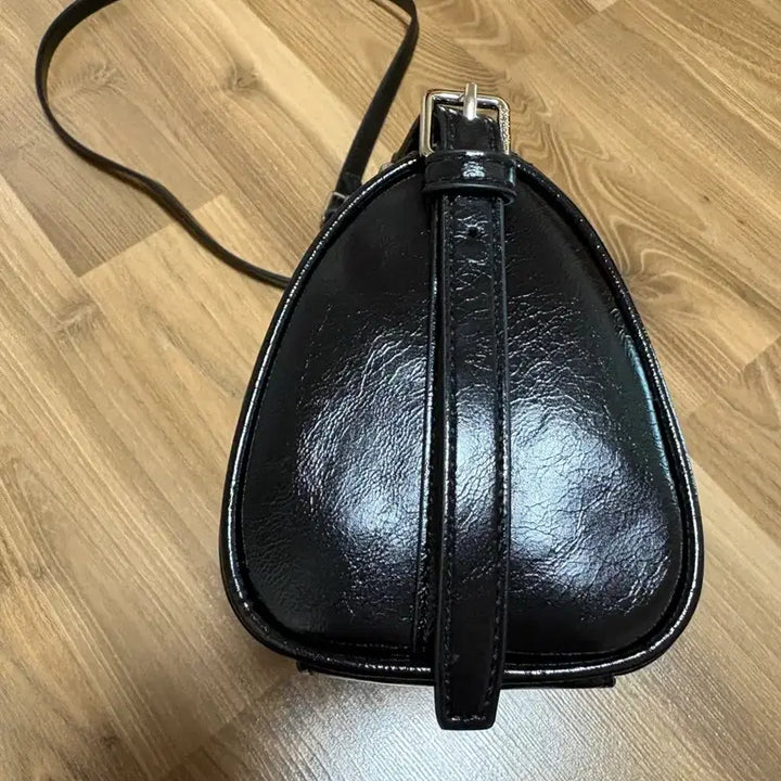 [BUNJANG] Matinkim Buckle Strap Two-Way Mini Bag / 마뗑킴 버클 스트랩 투웨이 미니백 새제품