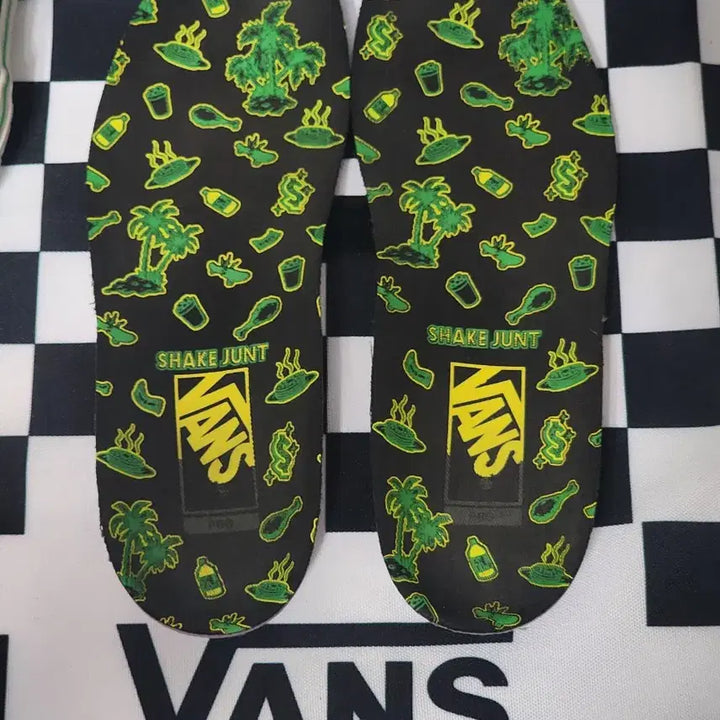 [BUNJANG] Vans Shake Junt Era Pro Sneakers / 반스 X 쉐이크전트 에라 프로 스니커즈 Shake Junt 260mm