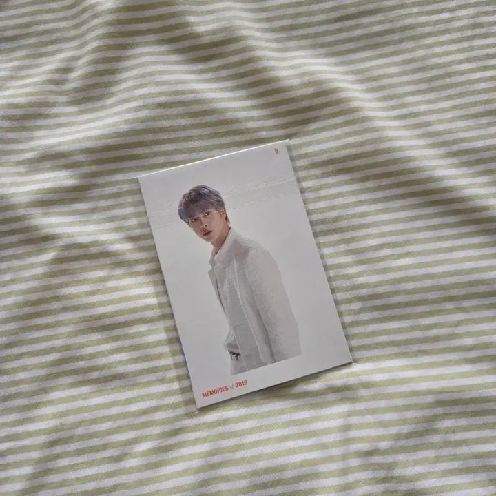 [BUNJANG] BTS 방탄소년단 메모리즈 2019 버전 석진 포카 / BTS 방탄소년단 DVD 메모리즈 2019 버전 석진 포카