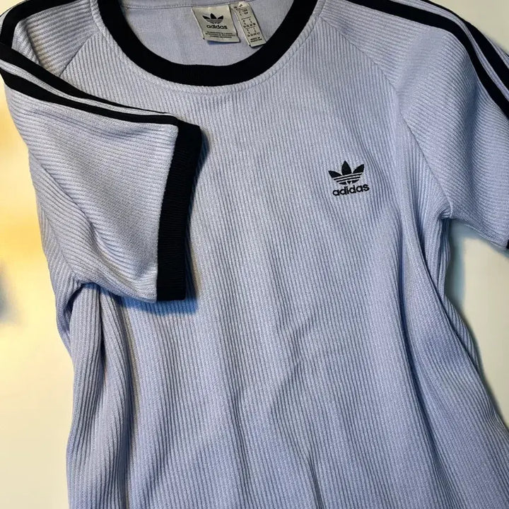 [BUNJANG] Adidas Waffle Slim Short Sleeve T-Shirt Light Blue / 아디다스 와플 슬림 반팔티 라이트블루