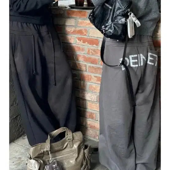 [BUNJANG] Dainite Charcoal Sweatpants / 다이닛 백로고 스웻팬츠 차콜