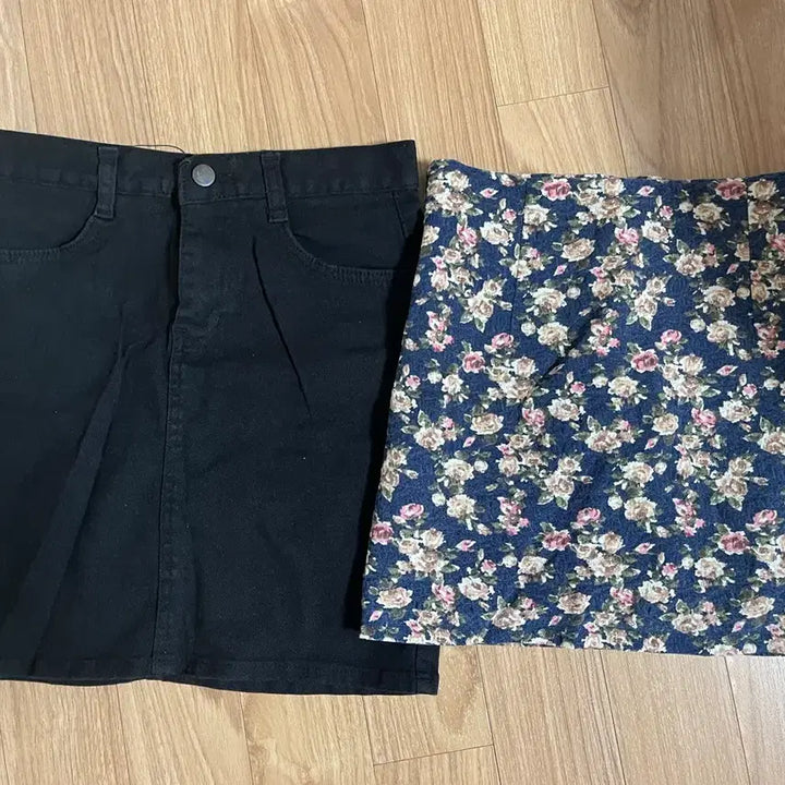 [BUNJANG] 2-Piece Mini Skirt Set (Black Denim / Floral) / [개별가능] 날씬해 보이는 미니스커트 2종 (블랙청/플라워)