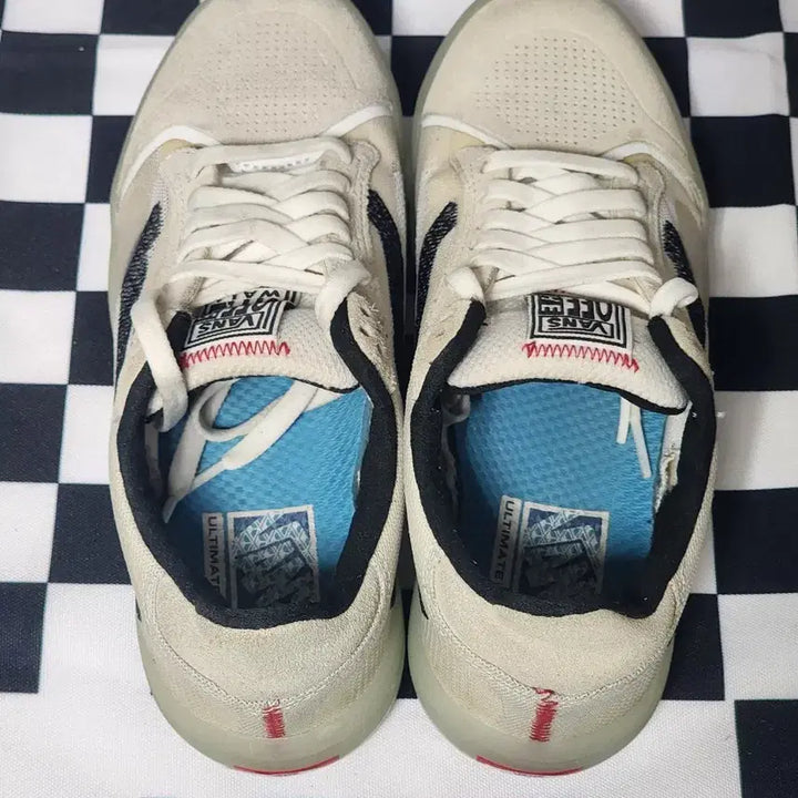 [BUNJANG] Vans EVDNT UltimateWaffle Sneakers / Vans EVDNT UltimateWaffle 스니커즈 235 상태좋음