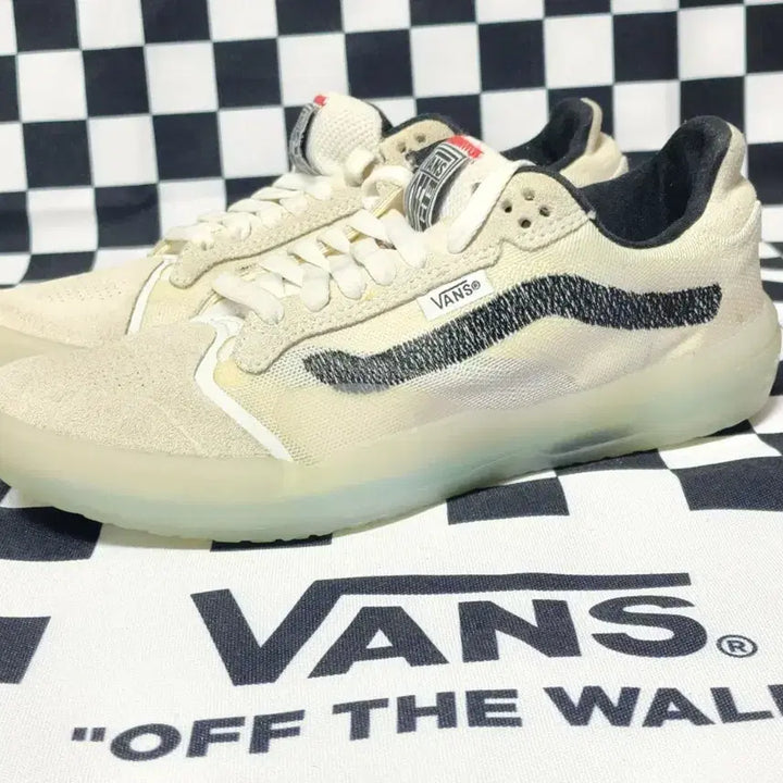 [BUNJANG] Vans EVDNT UltimateWaffle Sneakers / Vans EVDNT UltimateWaffle 스니커즈 235 상태좋음