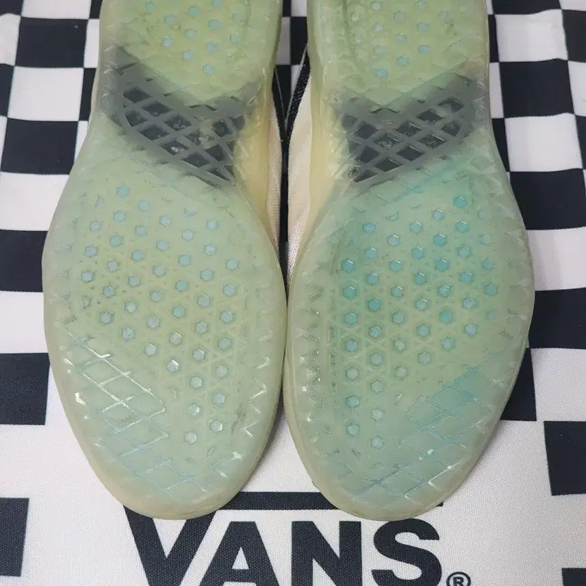 [BUNJANG] Vans EVDNT UltimateWaffle Sneakers / Vans EVDNT UltimateWaffle 스니커즈 235 상태좋음