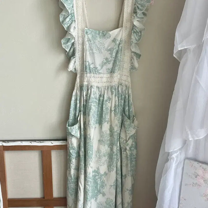 [BUNJANG] DEWTELL Apron / 뜨왈 에이프런