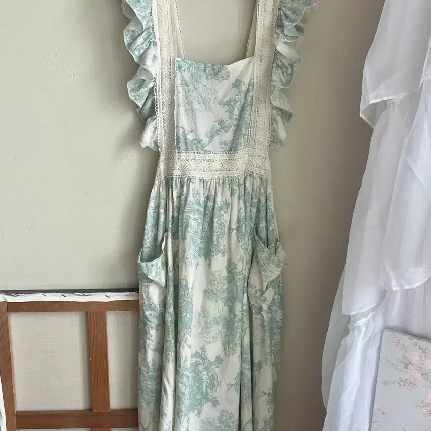 [BUNJANG] DEWTELL Apron / 뜨왈 에이프런