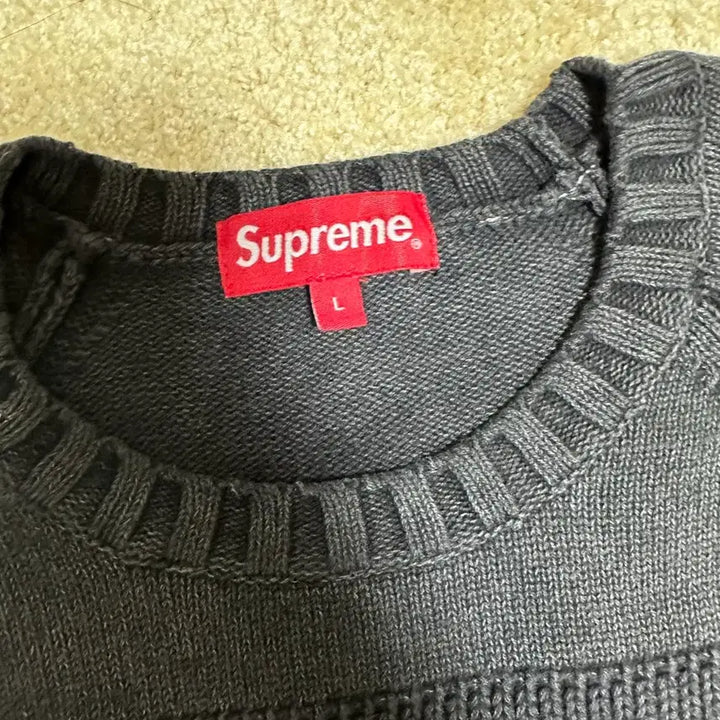 [BUNJANG] Supreme Small Box Stripe Sweater Black SS23 / 슈프림 스몰 박스 스트라이프 스웨터 블랙 -23SS