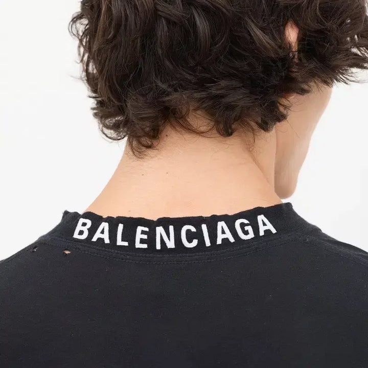 [BUNJANG] Balenciaga Medium Fit Distressed T-shirt / 발렌시아가 미디엄 핏 디스트레스드 티셔츠 페이디드 블랙 S사이즈