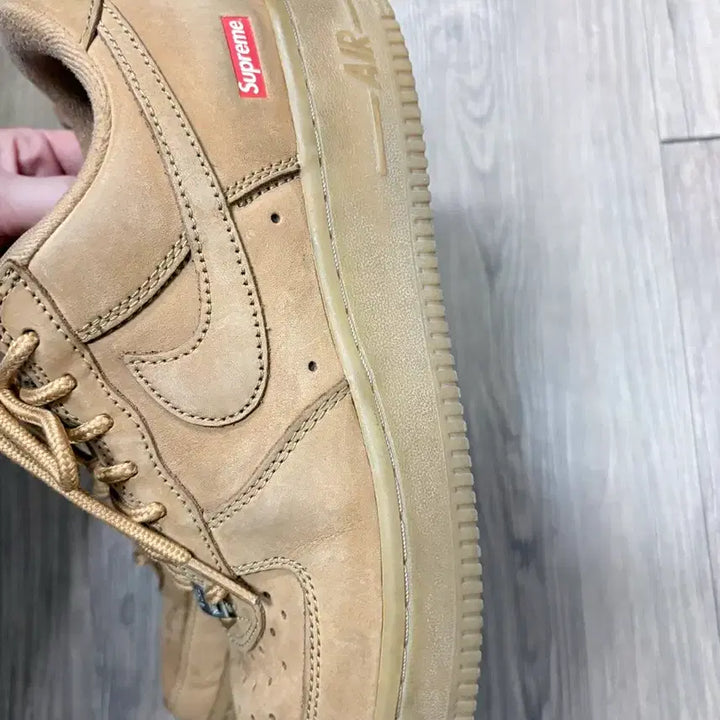 [SOLD OUT] 나이키 슈프림 된장포스 240 us6