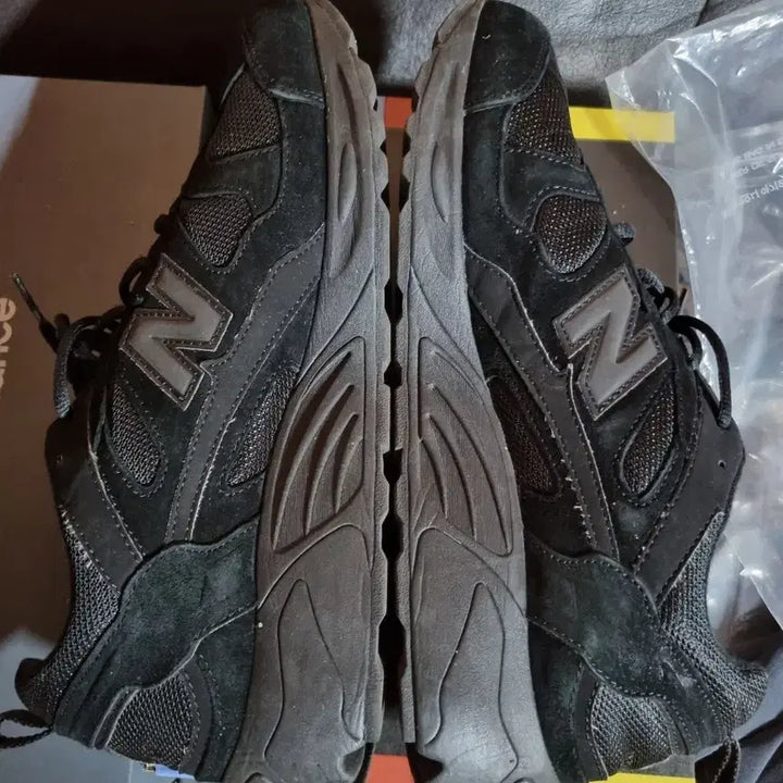 [BUNJANG] New Balance 878 Triple Black Sneakers / 뉴발란스 878 트리플블랙 280