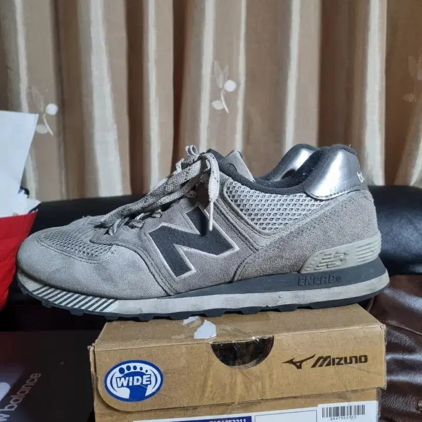 [BUNJANG] New Balance 574 Suede Gray Sneakers / 뉴발란스 574 스웨이드 그레이 270