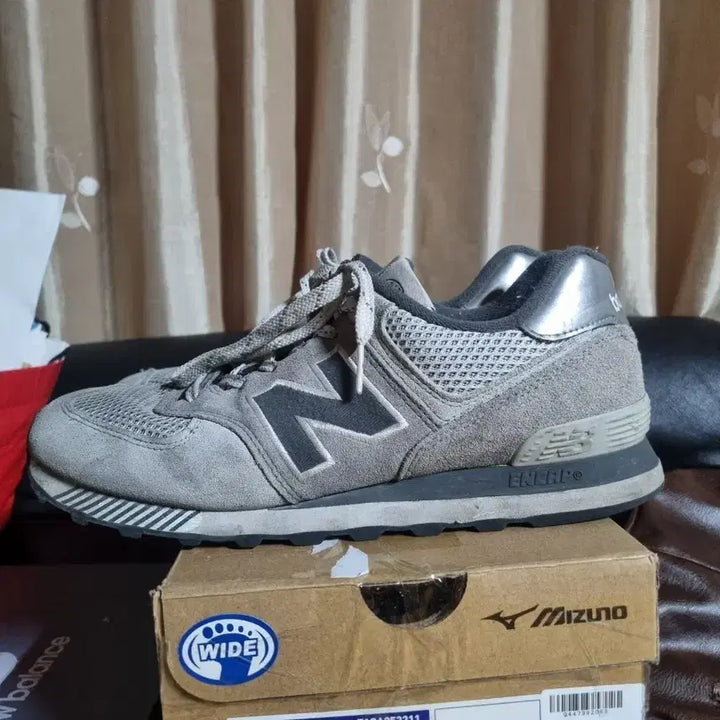 [BUNJANG] New Balance 574 Suede Gray Sneakers / 뉴발란스 574 스웨이드 그레이 270