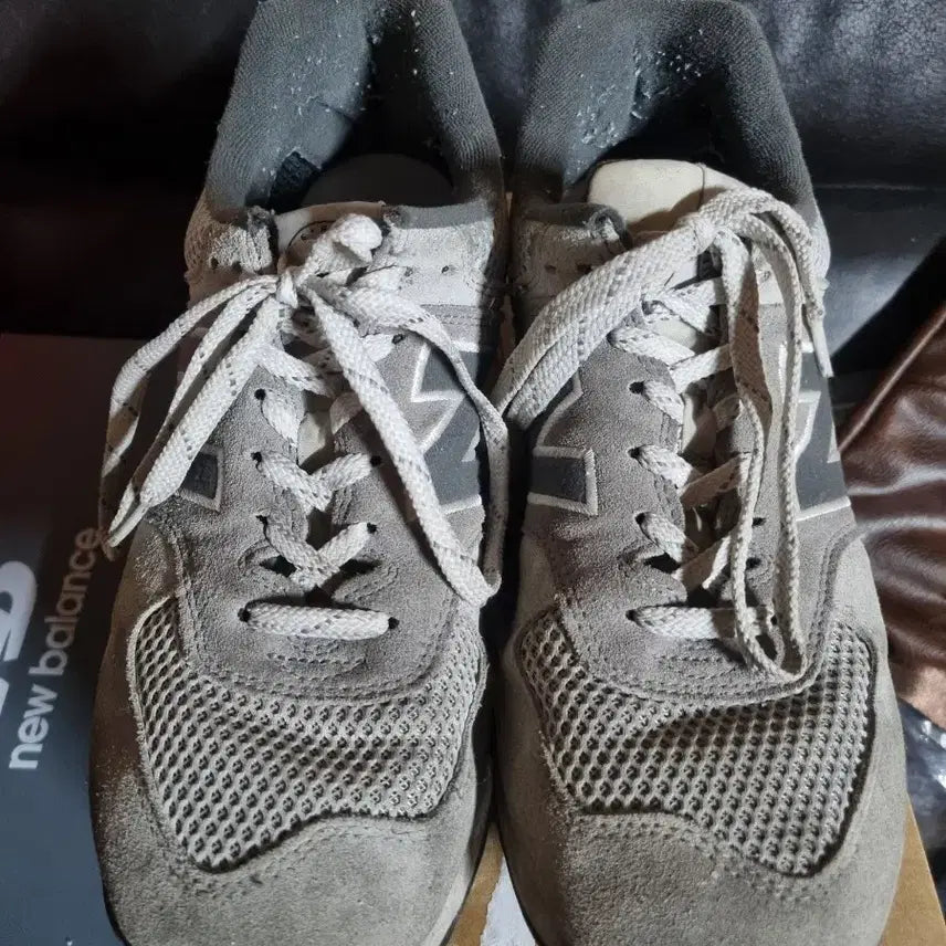 [BUNJANG] New Balance 574 Suede Gray Sneakers / 뉴발란스 574 스웨이드 그레이 270