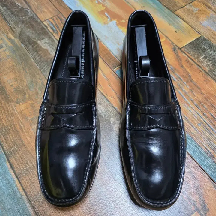 [SOLD OUT] (정품) 프라다 블랙 페니 로퍼  / 유광 / 8 (265~270)