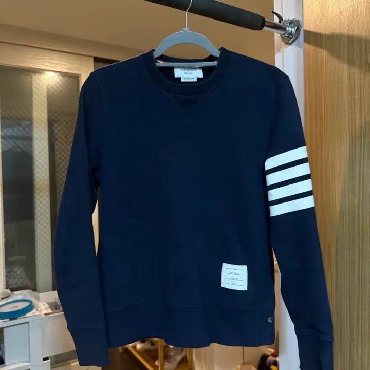 [SOLD OUT] 톰브라운 사선완장 네이비 맨투맨 2사이즈