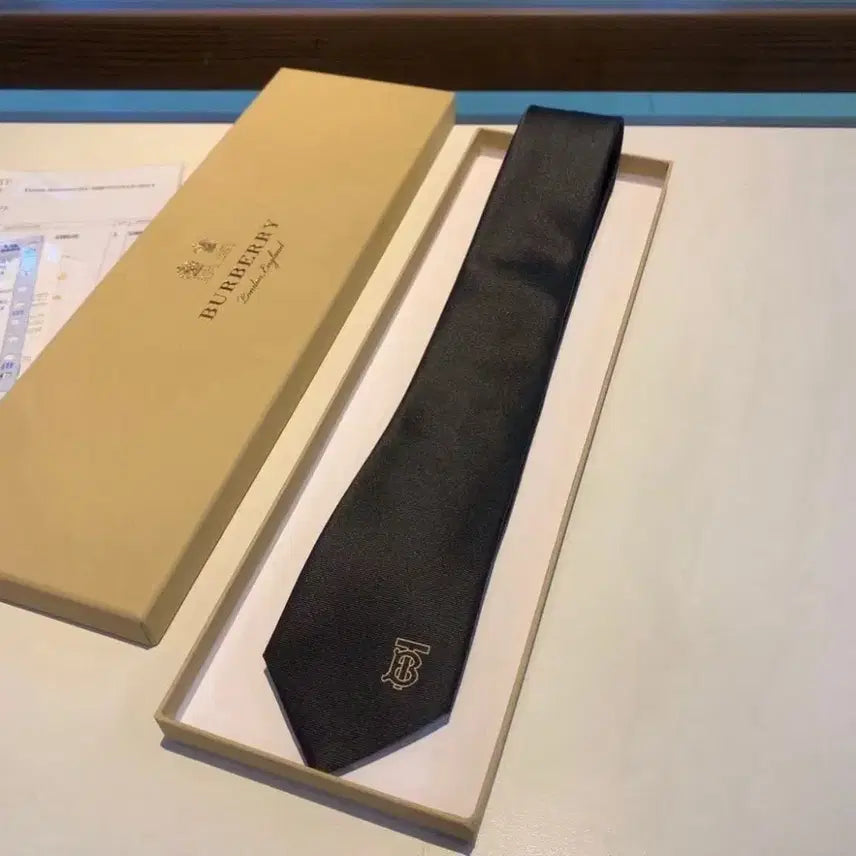 [BUNJANG] Burberry TB Letter Logo Black Men&