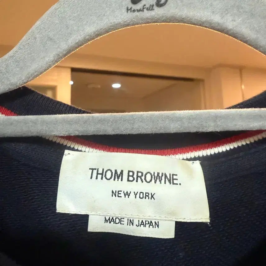 [SOLD OUT] 톰브라운 사선완장 네이비 맨투맨 4사이즈