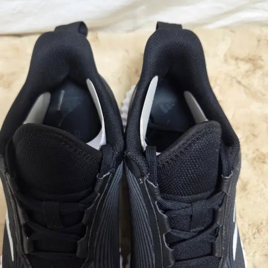 [BUNJANG] Adidas Black Trekking Shoes / 아디다스 검정색 운동화