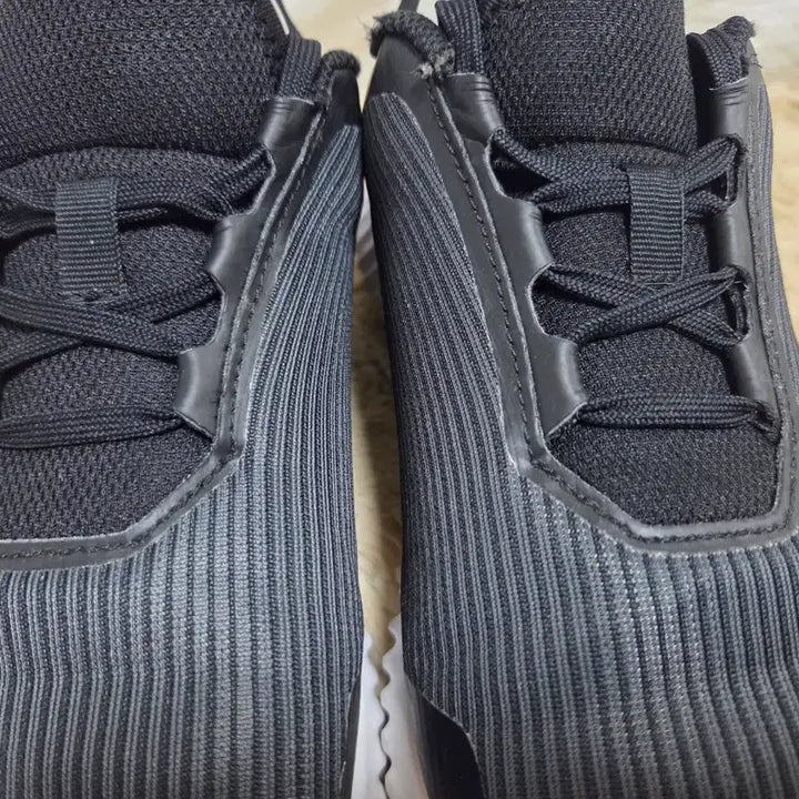 [BUNJANG] Adidas Black Trekking Shoes / 아디다스 검정색 운동화