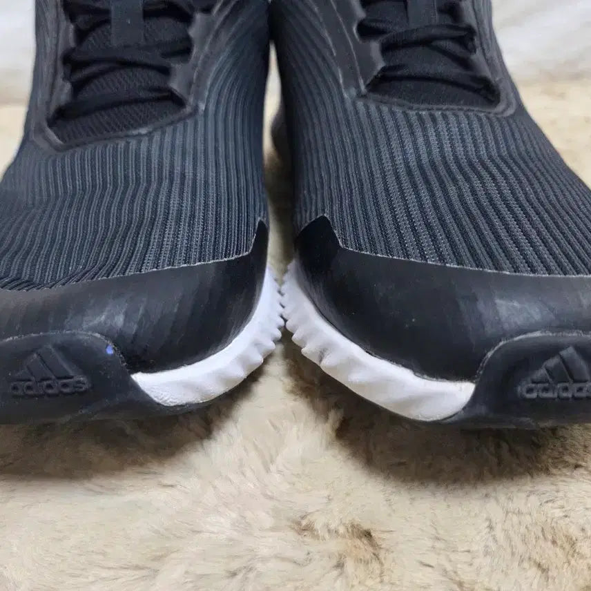 [BUNJANG] Adidas Black Trekking Shoes / 아디다스 검정색 운동화
