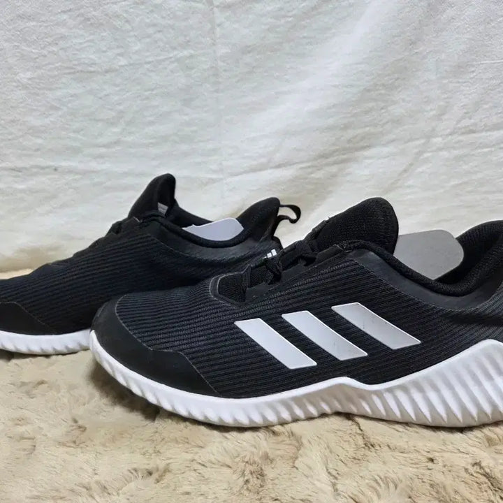 [BUNJANG] Adidas Black Trekking Shoes / 아디다스 검정색 운동화