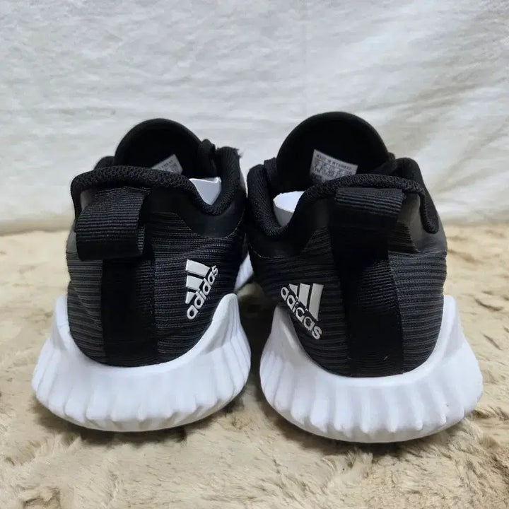 [BUNJANG] Adidas Black Trekking Shoes / 아디다스 검정색 운동화