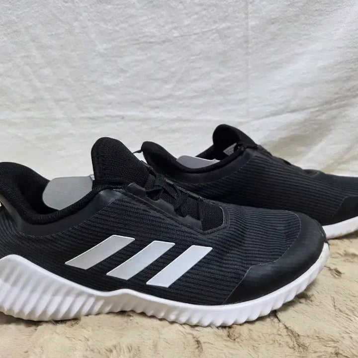 [BUNJANG] Adidas Black Trekking Shoes / 아디다스 검정색 운동화