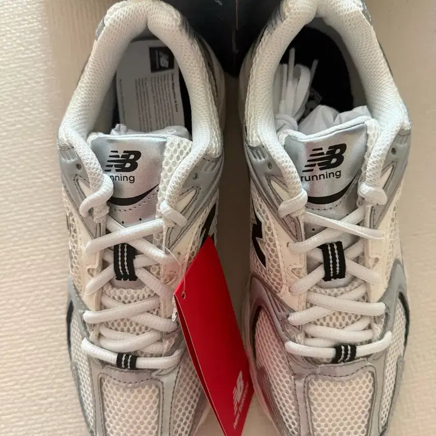 [BUNJANG] New Balance 530 Silver Sneakers / 뉴발란스 530 실버  (텍 그대로 새상품)