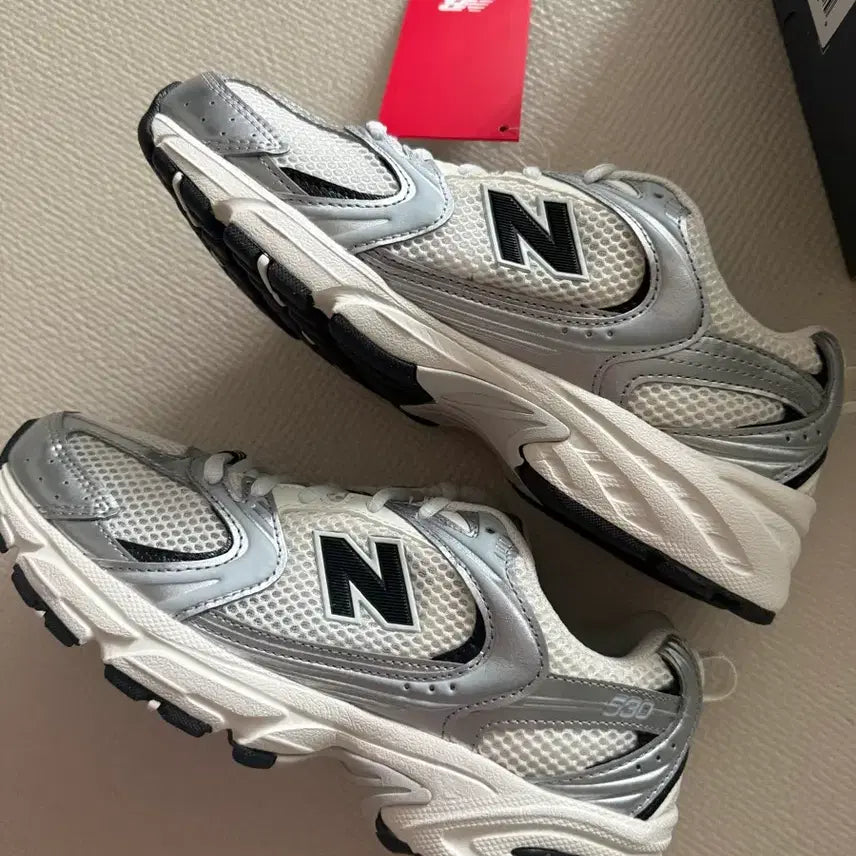 [BUNJANG] New Balance 530 Silver Sneakers / 뉴발란스 530 실버  (텍 그대로 새상품)