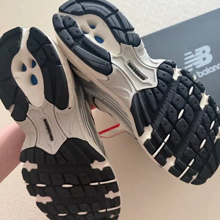 [BUNJANG] New Balance 530 Silver Sneakers / 뉴발란스 530 실버  (텍 그대로 새상품)