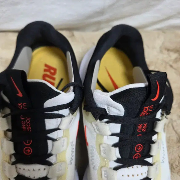 [BUNJANG] Nike React Escape Running Shoes White 255mm / 나이키 React Escape 런닝화 화이트255사이즈