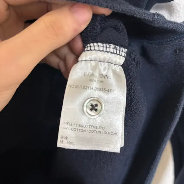 [SOLD OUT] [4] 톰브라운 사선완장 맨투맨 네이비