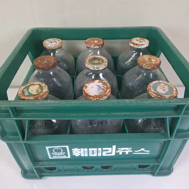 [BUNJANG] Vintage Juice Bottles Bundle (Lotteria Samkang, Haetae Sunkist) / 근대사 수집 옛날 민속품 롯데삼강 해태썬키스트 쥬스병 1박스 9개