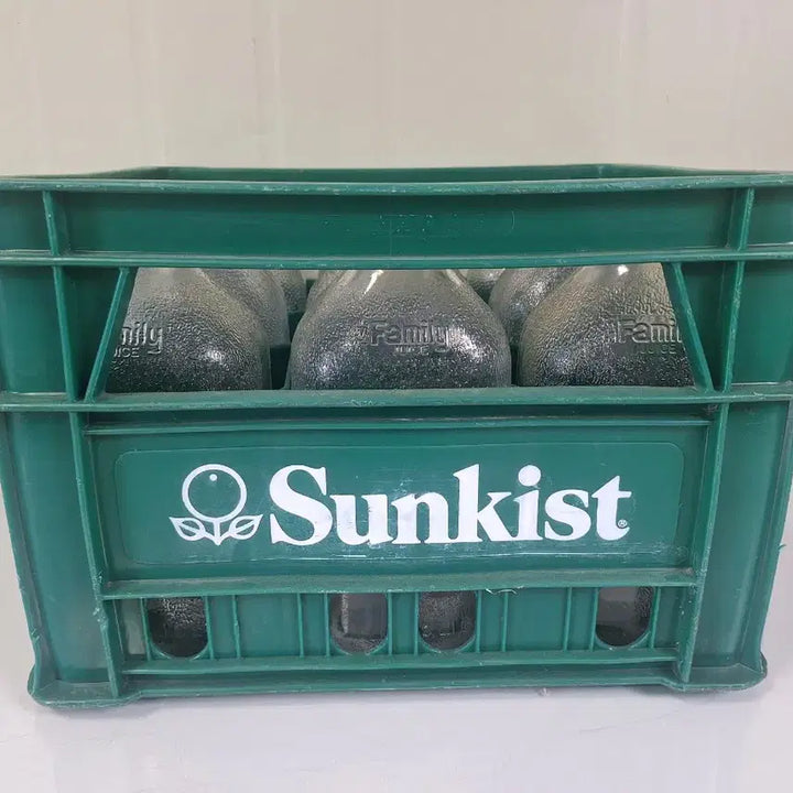 [BUNJANG] Vintage Juice Bottles Bundle (Lotteria Samkang, Haetae Sunkist) / 근대사 수집 옛날 민속품 롯데삼강 해태썬키스트 쥬스병 1박스 9개