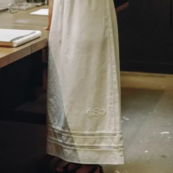 [SOLD OUT] 얼바닉30 Embroidered Long Skirt