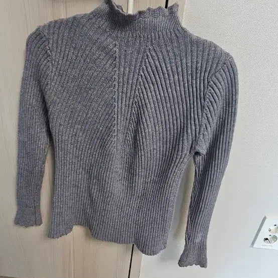 [BUNJANG] Ribbed Knit Mock Neck Long Sleeve T-Shirt - Grey / 골지 니트 반목 긴팔티 그레이
