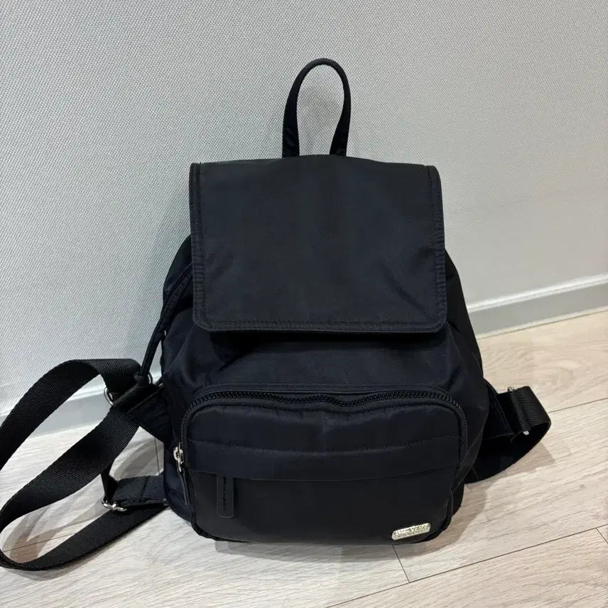 [BUNJANG] Kangol Day Retrocore Mini Backpack Black / 캉골 데이 레트로코어 미니 백팩 블랙