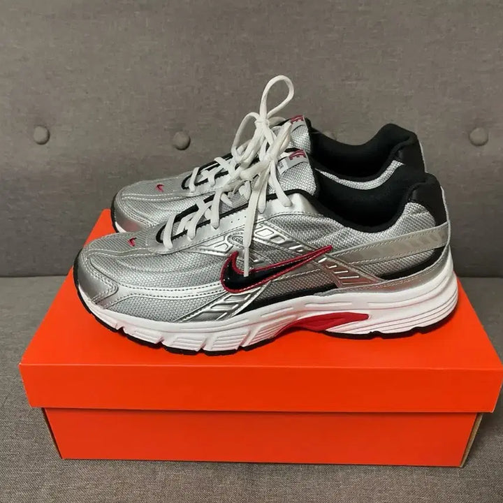 [BUNJANG] Nike Initiator Silver/Red Sneakers / 나이키 이니시에이터