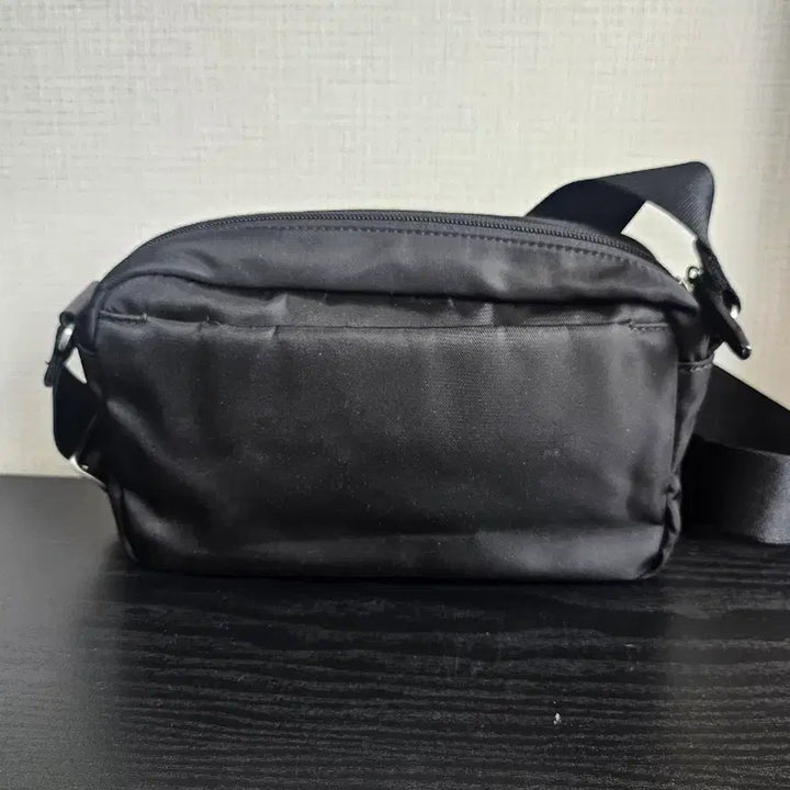 [SOLD OUT] 상태최고)))만다리나덕 블랙 크로스백