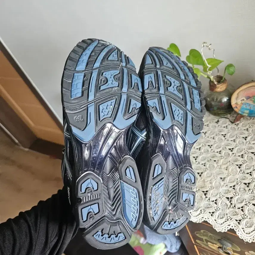 [BUNJANG] Asics Gel Nimbus 10.1 Black Grand Shark Sneakers / 아식스 젤 님버스 10.1 블랙 그랜드 샤크