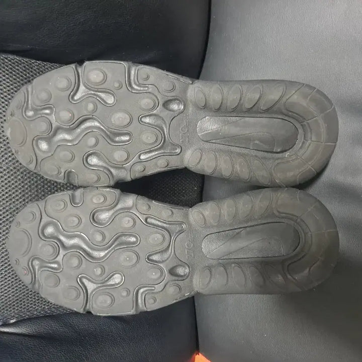 [BUNJANG] Nike Air Max 270 React Sneakers / 나이키 에어맥스 270 리액트