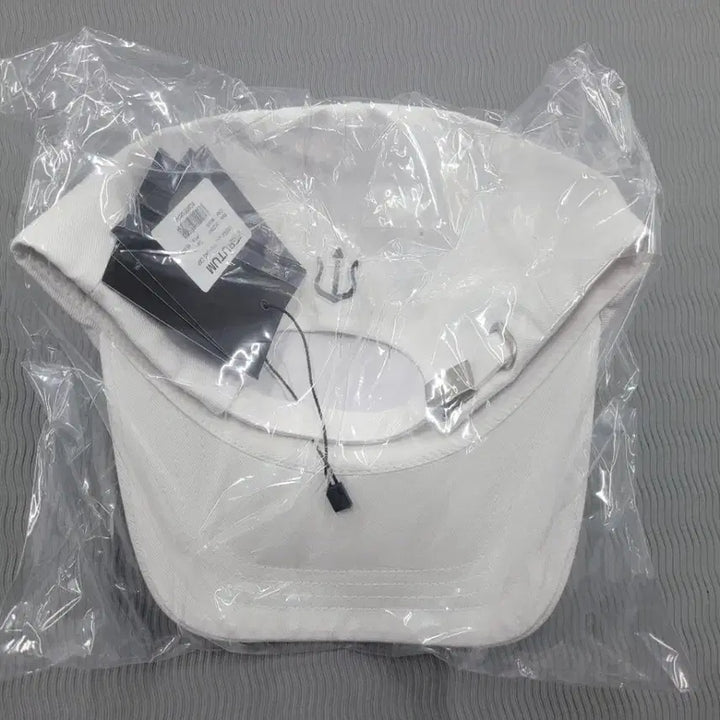 [BUNJANG] VERUTUM White Cotton Twill Ball Cap / VERUTUM 베루툼 화이트 볼캡 모자